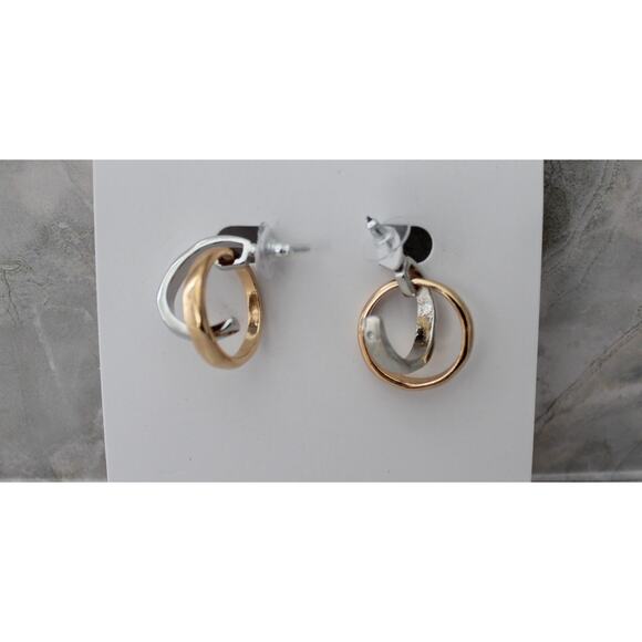Time and Tru Womens Interlocked Metal Loop Earring Two Tone Plated Color New - Picture 3 of 3
